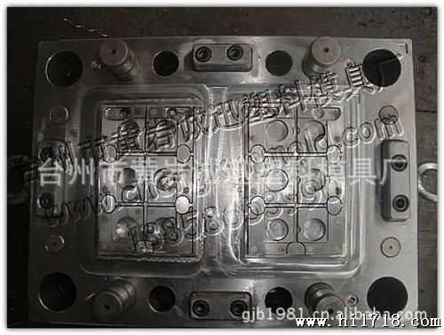 台州市黄岩诚迅塑料模具厂 蓄电池外壳盖子模具高清细节图与材料解析